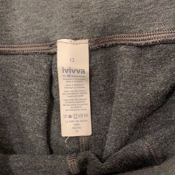 Cute Ivivva crop pants size 12 - Picture 3 of 7